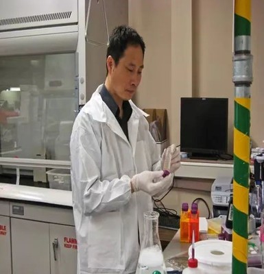 微生物科技點亮鹽堿地新生——寧夏日報報道我校楊國平教授團隊治理成果